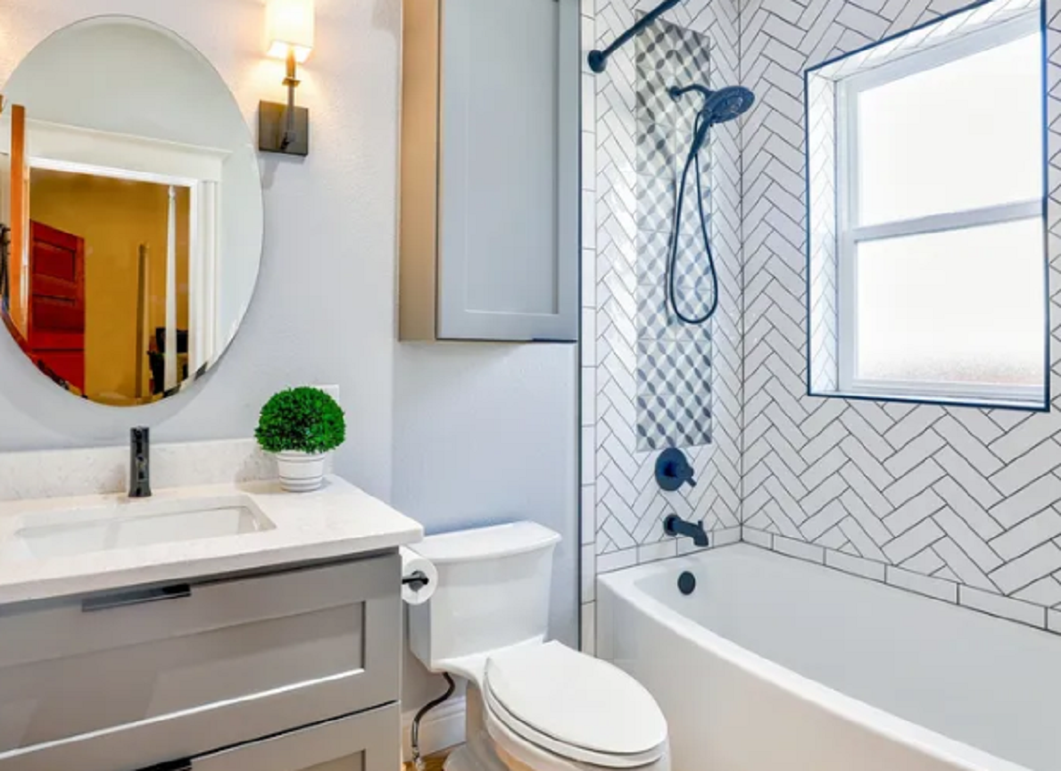 Tips Menghilangkan Bau Apek di Kamar Mandi (Foto : Christa Grover /Pexels)