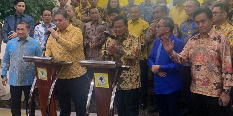 KOALISI : Ketua Umum Partai Gerindra Prabowo Subianto bersama para ketua umum parpol yang tergabung dalam Koalisi Indonesia Maju (KIM) menemui wartawan usai pertemuan tertutup pada 14 September 2023