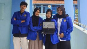 4 Mahasiswa Kimia UMMI Ciptakan Inovasi Menggunakan Daun Putri Malu Sebagai Terapi Bagi Penderita Hipertensi