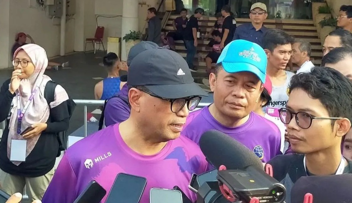 Menteri Perhubungan (Menhub) Budi Karya Sumadi di sela event RUN HUB 2023 yang digelar di Balai Kota Surabaya, Minggu (8/10/2023). (Diskominfo Surabaya)