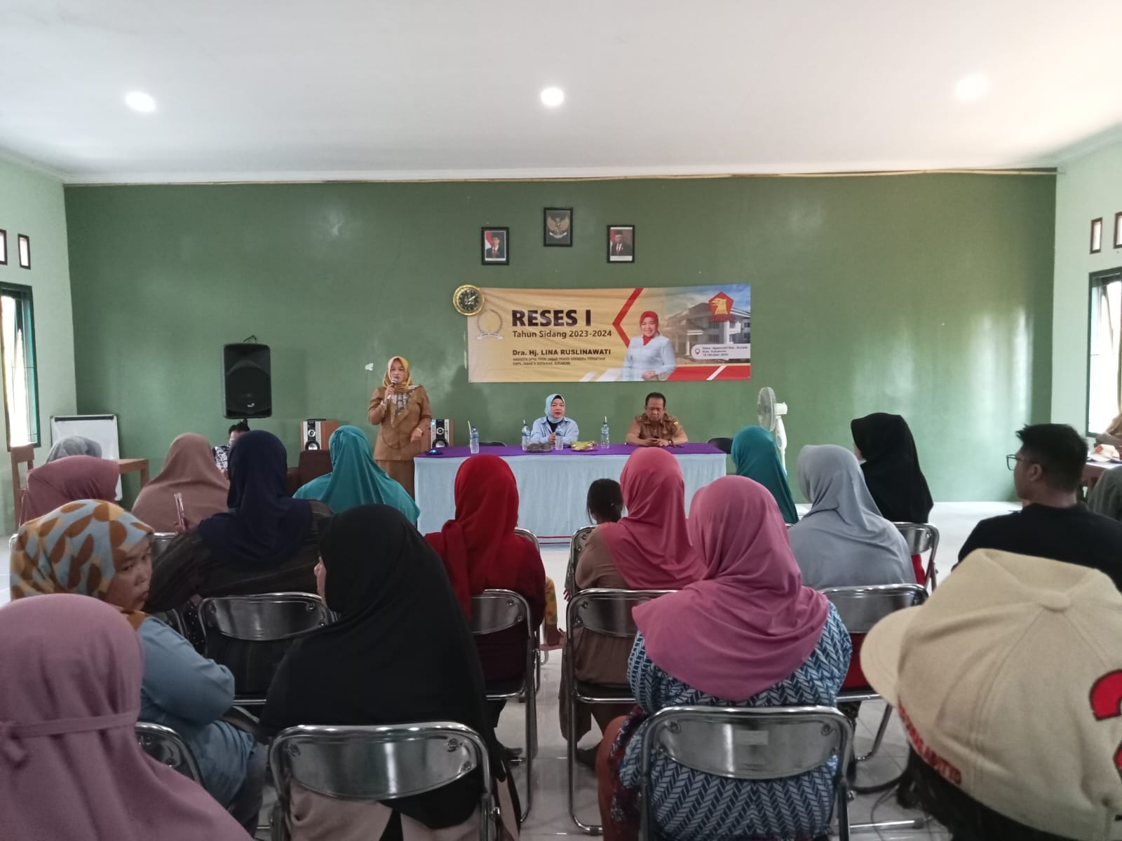 RESES : Anggota DPRD Jawa Barat dari Fraksi Gerindra Lina Ruslinawati saat kembali melanjutkan reses I tahun sidang 2023-2024 di daerah Pajampangan Kabupaten Sukabumi.