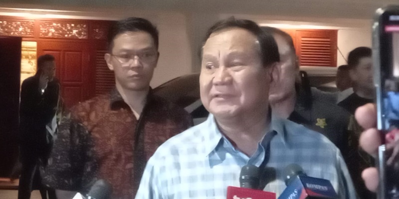 Bacapres Prabowo Subianto di kediamannya, Jalan Kertanegara No.4, Jakarta Selatan, Selasa malam (17/10)