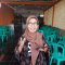 DIWAWANCARAI : Ketua SBMI Jawa Barat, Jejen Nurjanah saat diwawancarai Radar Sukabumi soal jumlah kasus buruh migran di Sukabumi.(FOTO : DENDI RADAR SUKABUMI)