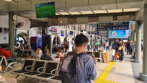Khusus Hari ini, KA Jarak Jauh Berhenti di Stasiun Jatinegara, Ini Penyebabnya