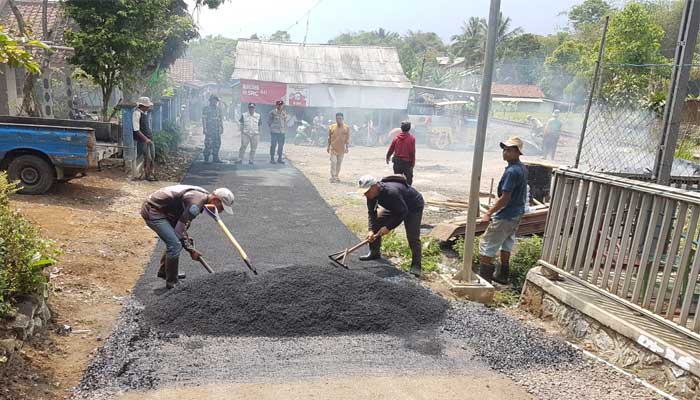 Disperkim Kabupaten Sukabumi Bangun Jalan