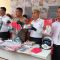 MENUNJUKKAN: Kapolres Sukabumi AKBP Maruly Pardede saat menunjukan barang bukti dan tersangka.(FOTO : NANDI/ RADARSUKABUMI)