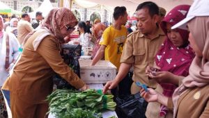 Distan Kabupaten Sukabumi Pasarkan Hasil Pertanian, Dalam Gelar Pangan Murah Habis dalam Sekejap