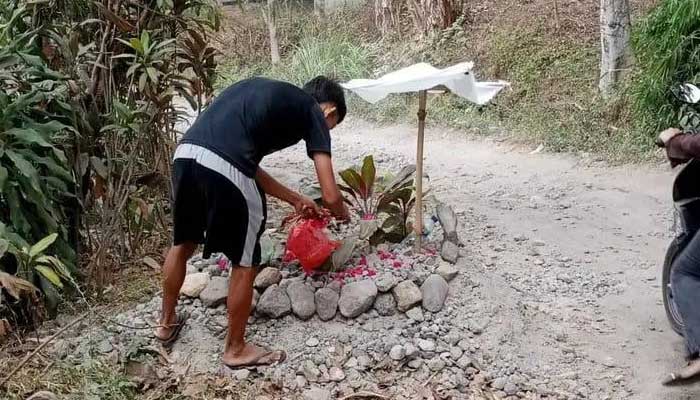Kuburan Jalan Rusak Sukabumi