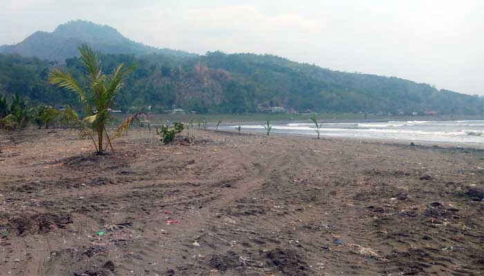 Pantai-Cibutun-Loji-Sukabumi