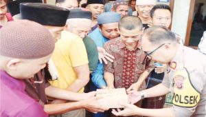 Polsek Warudoyong Sukabumi Gencarkan Jumat Berbagi