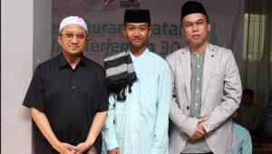 KISAH SANTRI, Orang Tua Wafat Sebelum ke Pondok, Ilham Ingin Hadiahkan Surga dengan Hafalan Qur’an