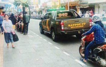 Satpol PP Kota Sukabumi Awasi PKL