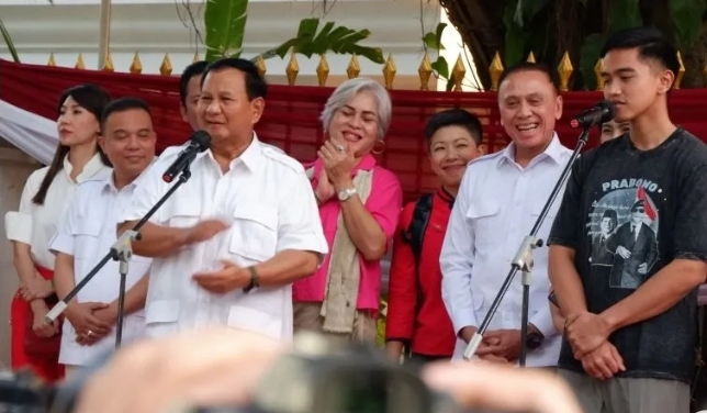 PERTEMUAN : Ketua Umum Partai Gerindra Prabowo Subianto menerima kunjungan Ketua Umum PSI Kaesang Pangarep di kediamannya, Jakarta Selatan, Kamis.