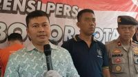 Kepolisian Resor Kota Bogor Kota, Jawa Barat, menangkap dua orang pengurus pondok pesantren berinisial AM (44) dan MM (39) yang diduga mencabuli tiga santriwati pada tahun 2019 dan 2023.