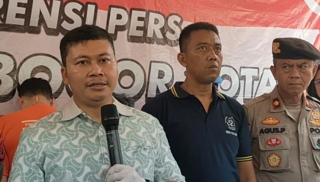 Kepolisian Resor Kota Bogor Kota, Jawa Barat, menangkap dua orang pengurus pondok pesantren berinisial AM (44) dan MM (39) yang diduga mencabuli tiga santriwati pada tahun 2019 dan 2023.