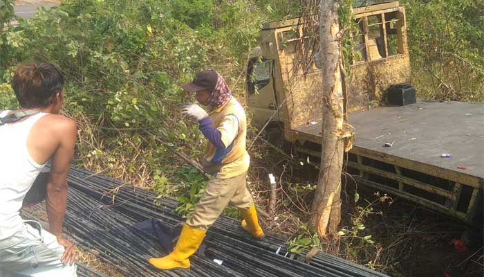Truk Terperosok di Tanjakan Dini Sukabumi