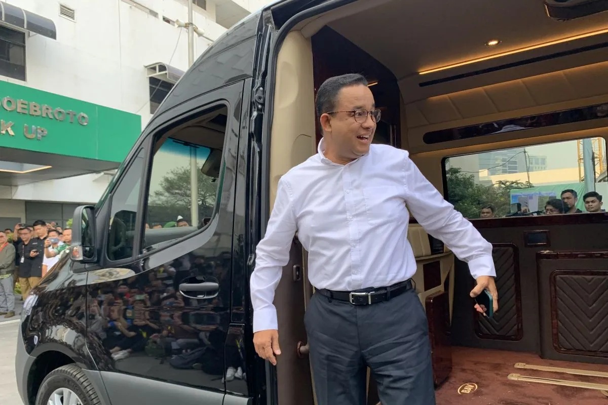 Anies Baswedan sampai di RSPAD Gatot Subroto menjalani tes kesehatan pada Sabtu (21/10/2023) (Mario Sofia Nasution)