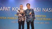 Wabup Sukabumi Iyos Somantri (kiri) saat menghadiri Rapat Koordinasi Nasional Kolaborasi Implementasi Sistem Pemerintahan Berbasis Elektronik Nasional di Hotel Mulia Senayan, Jakarta Pusat beberapa waktu lalu. (Diskominfosan Kabupaten Sukabumi)