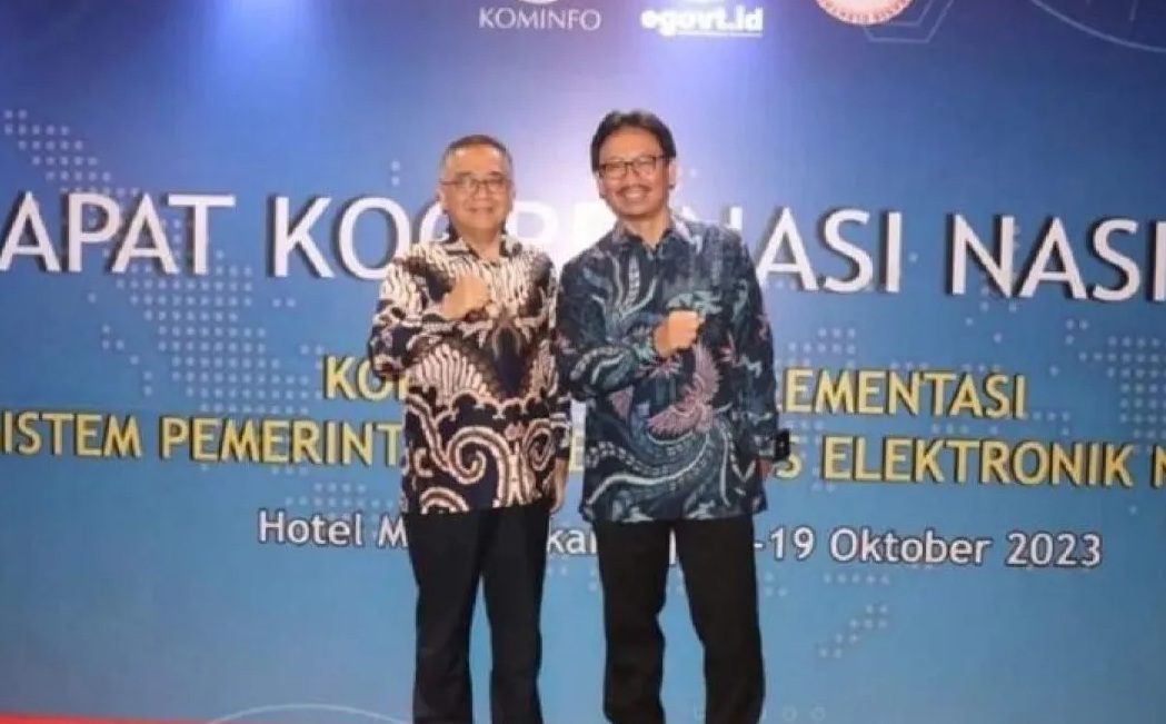 Wabup Sukabumi Iyos Somantri (kiri) saat menghadiri Rapat Koordinasi Nasional Kolaborasi Implementasi Sistem Pemerintahan Berbasis Elektronik Nasional di Hotel Mulia Senayan, Jakarta Pusat beberapa waktu lalu. (Diskominfosan Kabupaten Sukabumi)