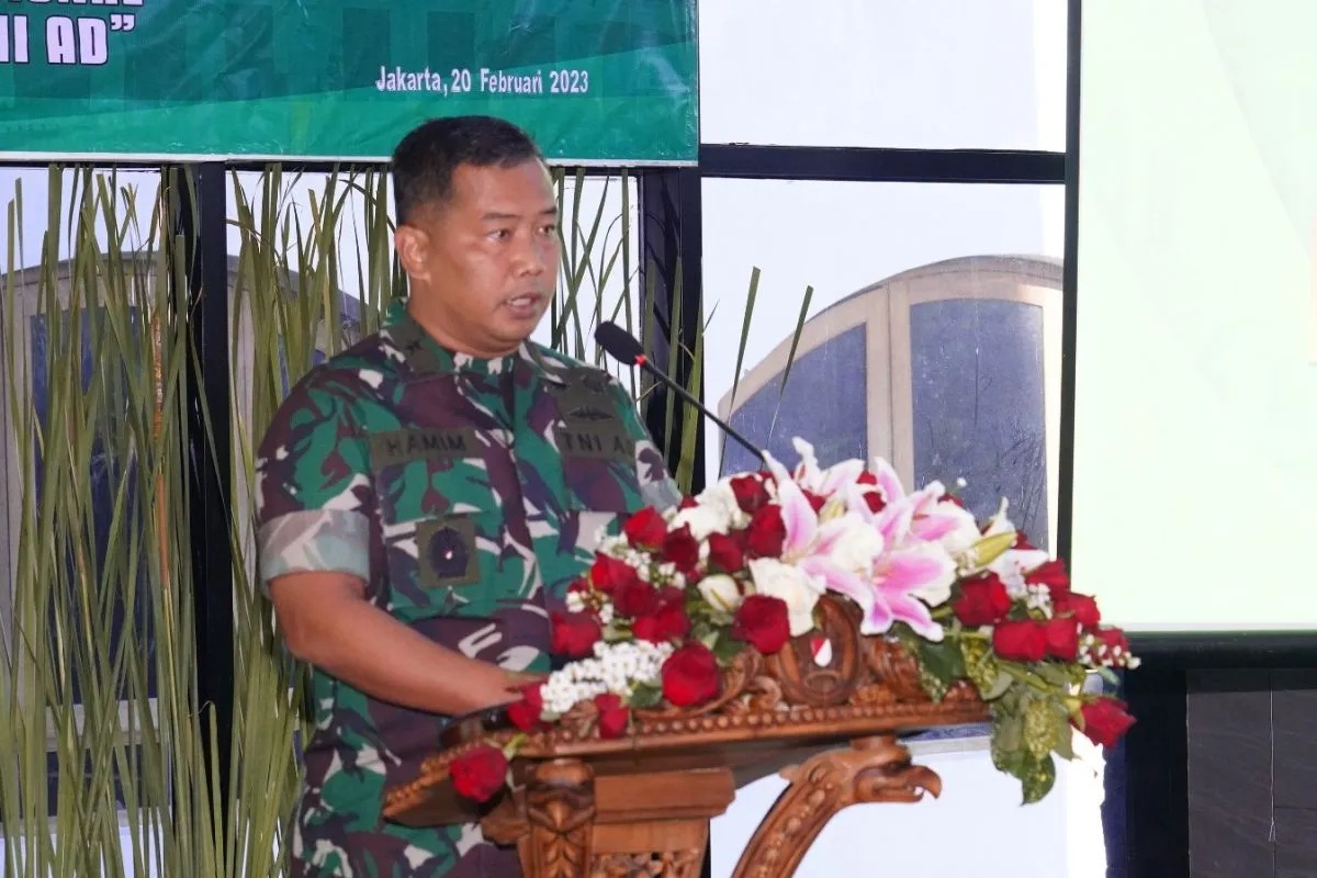 Kepala Dinas Penerangan TNI Angkatan Darat (Kadispenad) Brigjen TNI Hamim Tohari membuka rapat kerja teknis penerangan TNI AD 2023 di Gedung B, Markas Besar TNI AD (Mabesad), Jakarta, Senin (20/2/2023). (Dispenad)