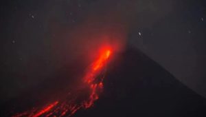 Gunung Merapi Luncurkan Tiga Kali Guguran Lava