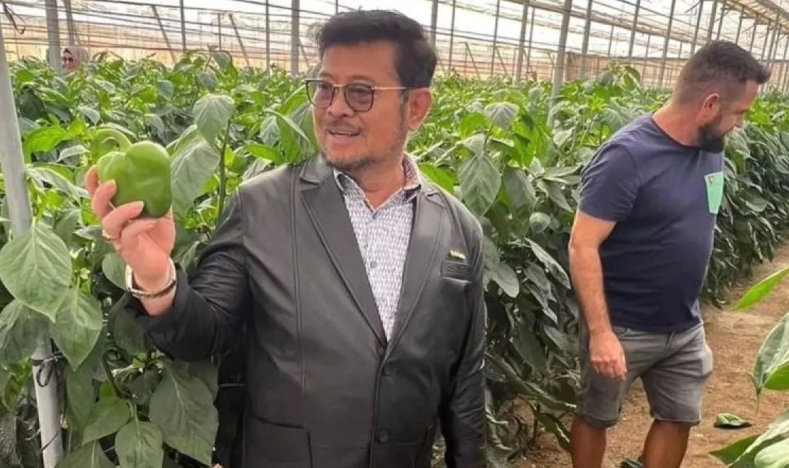Mentan Syahrul Yasin Limpo saat mengunjungi screen house hortikultura di Almeria, Spanyol, Kamis (28/9/2023). (Kementan)