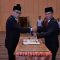 Menhub Budi Karya Sumadi (kiri) melantik Marsekal Madya TNI Kusworo sebagai Kepala Badan Nasional Pencarian dan Pertolongan (Basarnas) yang baru. (BKIP Kemenub)