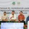 Penjabat Gubernur Jawa Barat Bey Triadi Machmudin berdiskusi dengan unsur forkopimda, tokoh masyarakat, serta tokoh agama Kabupaten Bekasi saat kunjungan kerja di Aula Pendopo Pemkab Bekasi, Kamis. (Pradita Kurniawan Syah).