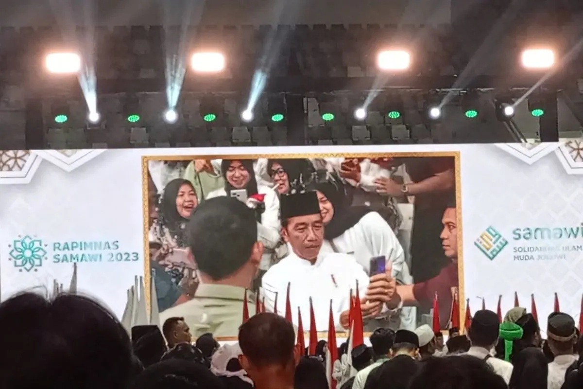 Presiden Joko Widodo saat menghadiri acara Rapat Pimpinan Nasional Solidaritas Ulama Muda Jokowi 2023 di Istora Senayan, Gelora Bung Karno, Jakarta, Sabtu (7/10/2023). (Rangga Pandu Asmara Jingga)