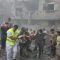 Masyarakat di Kota Rafah di Jalur Gaza bagian selatan pada Kamis (12/10/2023) membantu upaya penyelamatan para korban rentetan serangan udara Israel. (Khaled Omar/Xinhua)