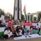 Aksi para pelajar dan anggota sejumlah komunitas dalam aksi unjuk rasa bela Palestina di area Tuju Kujang Kota Bogor, Jawa Barat, Ahad (15/10/2023) sore. (Linna Susanti)
