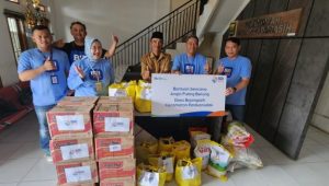 BRI Salurkan Bantuan Sembako untuk Korban Bencana Puting Beliung di Sukabumi