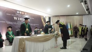 Wisuda STIKes Sukabumi TA 2022/2023 Bertabur Prestasi Mahasiswa dan Dosen