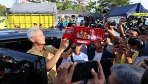 Ganjar Pranowo Dinobatkan Sebagai Bapak Truk Nusantara