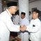 APRESIASI: Ganjar Pranowo bertemu para ulama di Banyumas, Sabtu (26/8).  Di Jawa Tengah, guru keagamaan mendapat insentif sebesar Rp 1,2 juta pertahun. (Foto: Humas Pemprov Jateng)