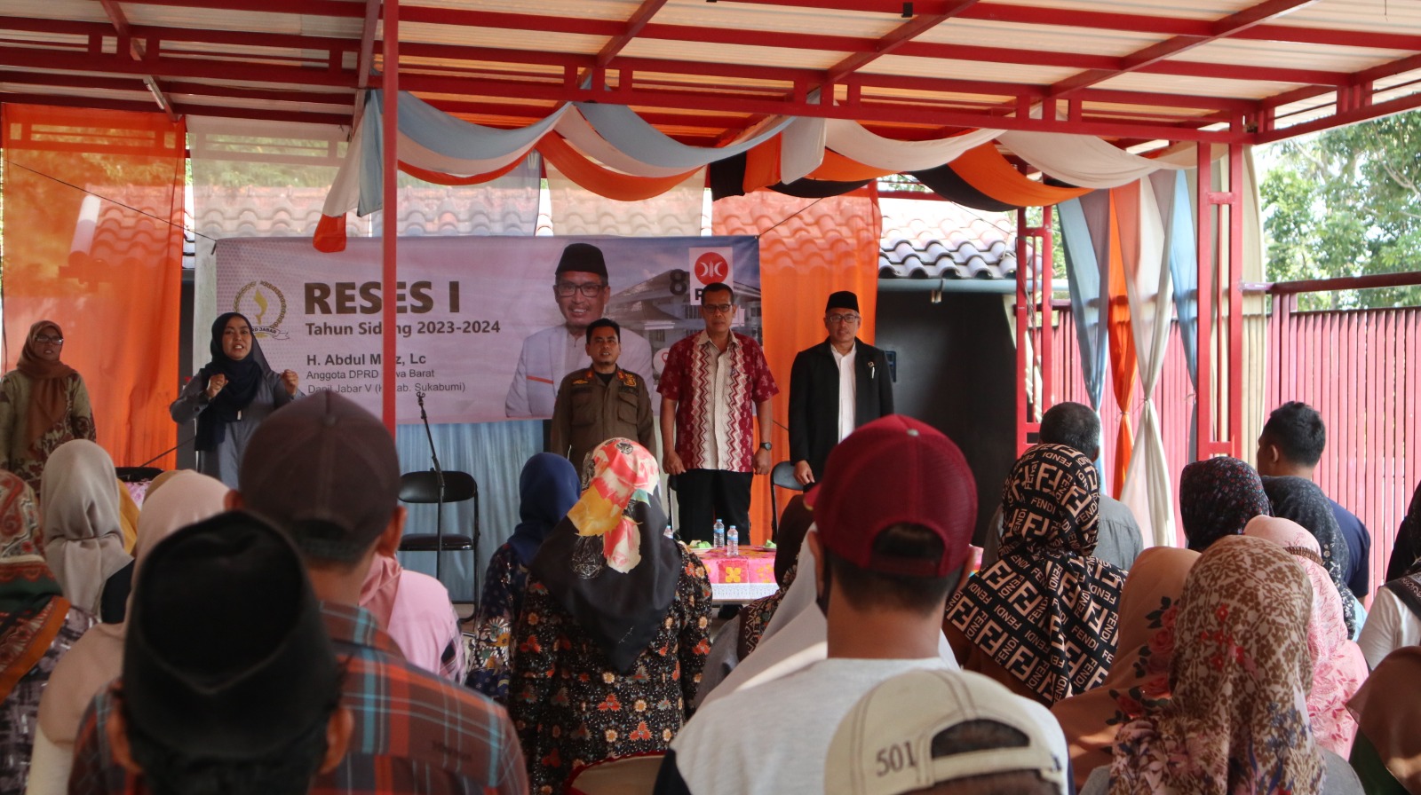 Anggota DPRD Provinsi Jawa Barat dari Fraksi PKS Abdul Muiz melakukan kegiatan reses di Kecamatan Surade Kabupaten Sukabumi.
