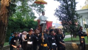 Acara Nikahan, Warga Sukabumi Lestarikan Budaya Silat, Boles dan Ngagotong Lisung