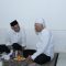 SILATURAHMI: Ganjar Pranowo berkunjung ke kediaman KH Ahmad Mustofa Bisri (Gus Mus) di Rembang, Jawa Tengah, pada Senin (13/11). (Foto: Tim Media Ganjar Pranowo)