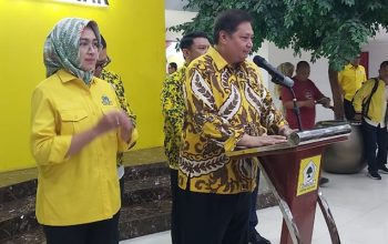 Ketua Umum Partai Golkar Airlangga Hartarto di Gedung DPP Partai Golkar, Jalan Anggrek Neli, Jakarta Barat, Selasa (21/11)