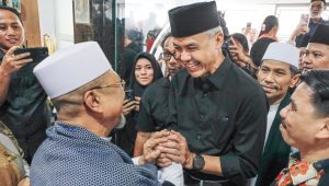 Ganjar Pranowo Kunjungi Habib Puang Makka di Makassar