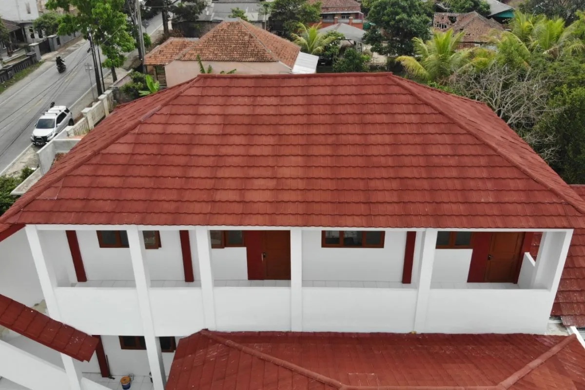 Bangunan sekolah yang rusak akibat gempa di Cianjur pada akhir November 2022 lalu, direnovasi PT Hutama Karya (Persero). (PT Hutama Karya)