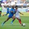 Penyerang Persib Bandung David da Silva Berebut bola dengan pemain Arema FC di Stadion Gelora Bandung Lautan Api, Kota Bandung, Rabu (8/11).Persib Bandung berhasil di tahan imbang Arema FC dengan nilai akhir 2-2.(TAOFIK ACHMAD HIDAYAT/RADAR BANDUNG)