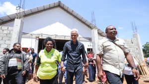 Ganjar Pranowo Dukung Pembangunan Rumah Doa di Papua