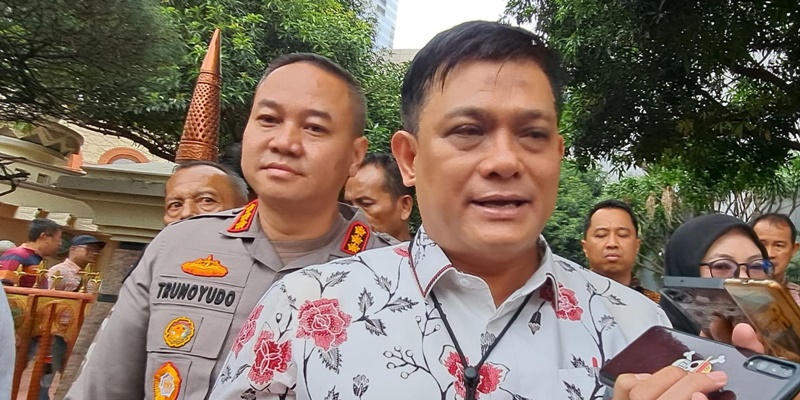 Direktur Reserse Kriminal Khusus (Dirreskrimsus) Polda Metro Jaya, Kombes Ade Safri Simanjuntak di Polda Metro Jaya, Jumat (25/11)