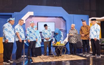 HUT IGI ke 14 organisasi profesi Ikatan Guru Indonesia (IGI) mengelar Tasyakkuran di kawasan Darud At Tauhid Bandung dan disiarkan lansung Manegemen Qalbu TV.
