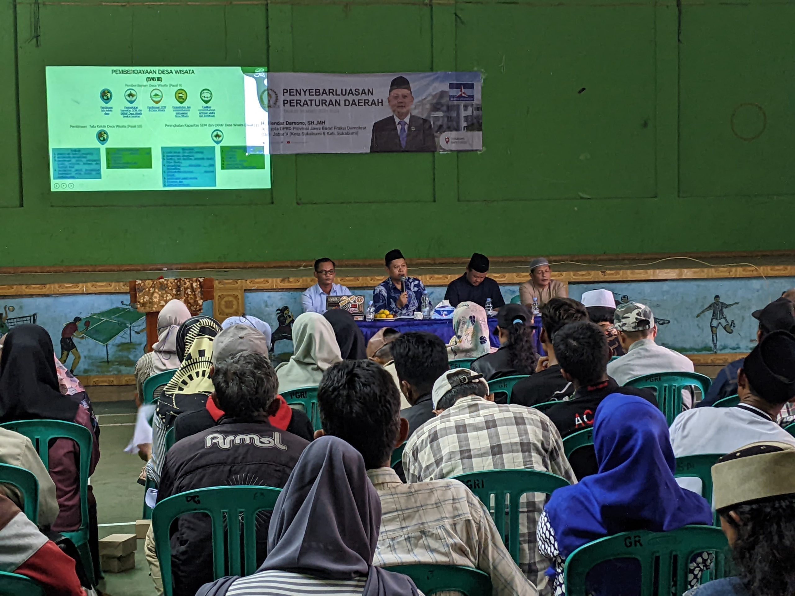 Anggota DPRD Jawa Barat Fraksi Demokrat Hendar Darsono kembali melaksanakan penyebarluasan Peraturan Daerah (Perda) Desa Wisata, pada Sabtu (4/10/2023).