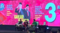 Ketua Umum PDIP Megawati Soekarnoputri dalam acara Rakornas Relawan Ganjar-Mahfud Se-Pulau Jawa yang digelar di JIExpo Kemayoran, Jakarta, pada Senin (27/11).
