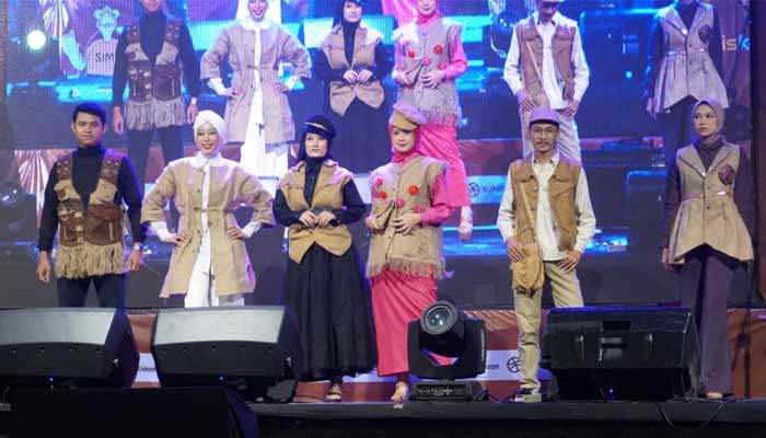 Dekranasda Kabupaten Sukabumi Pertontonkan Kreasi Karung Goni