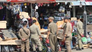 Jelang Penilaian Adipura, PKL di Palabuhanratu Didekati Satpol PP