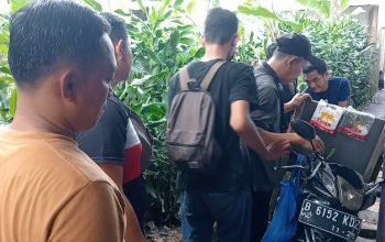 Tim Densus 88 kembali mengamankan terduga teroris berinisial H (43), di wilayah Desa Dramaga, Kecamatan Dramaga, Kabupaten Bogor.
